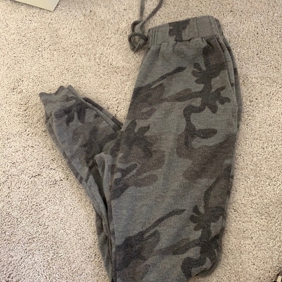 Size Small Wasabi + Mint Gray Camo Joggers - Picture 2 of 3